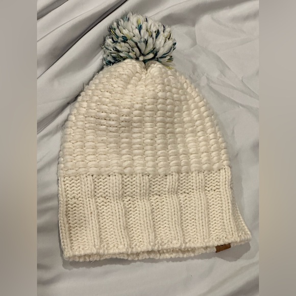 The North Face Beige Knit Pom-Pom Beanie Hat - Picture 3 of 7